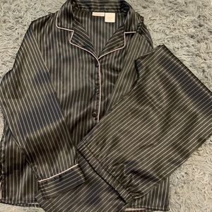 Secret Treasures sleepwear ladies small excellent condition